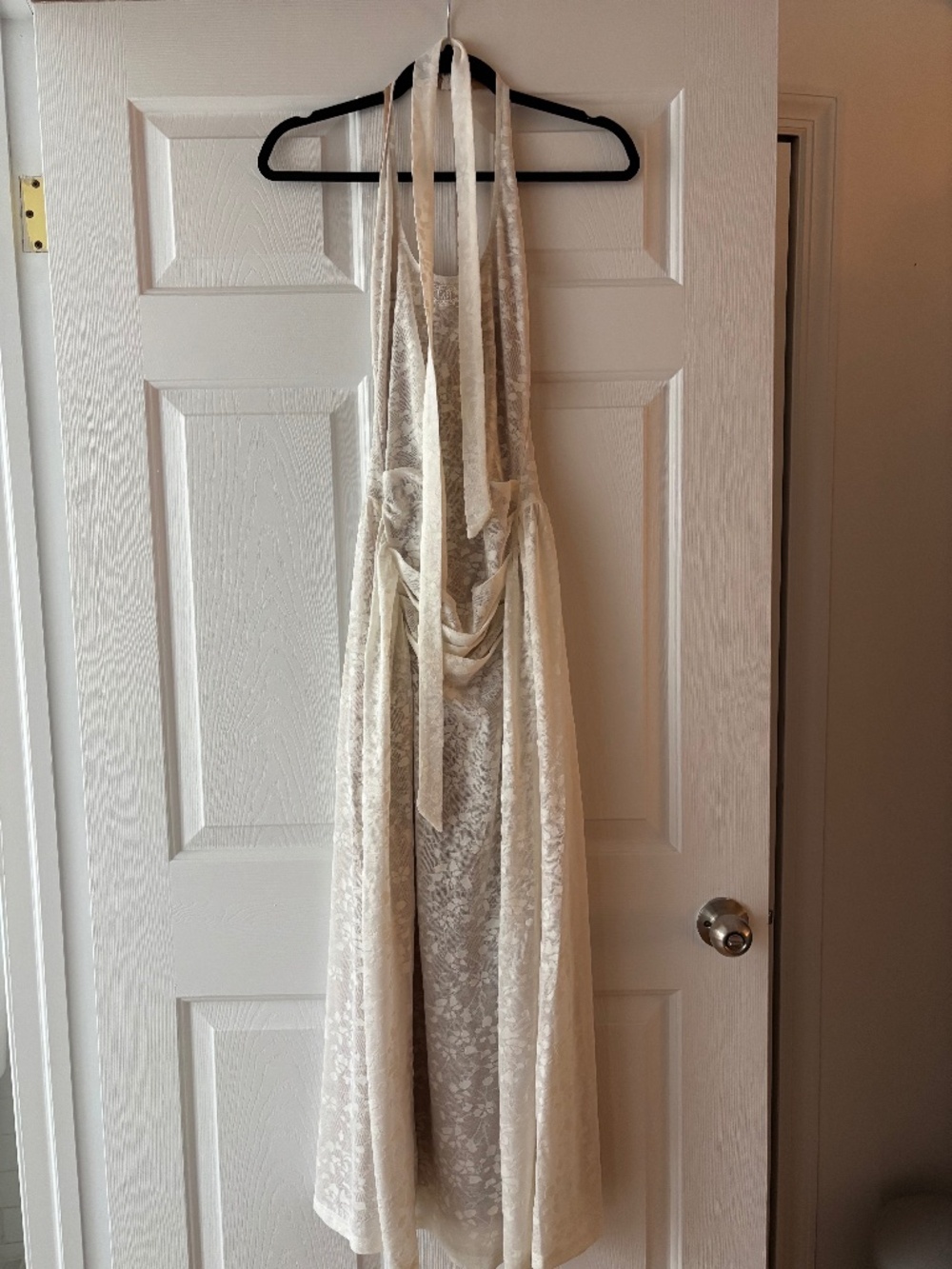 Puki Puki Off White Halter Dress